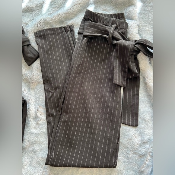 Forever 21 Tie Waist Pants - Picture 2 of 7